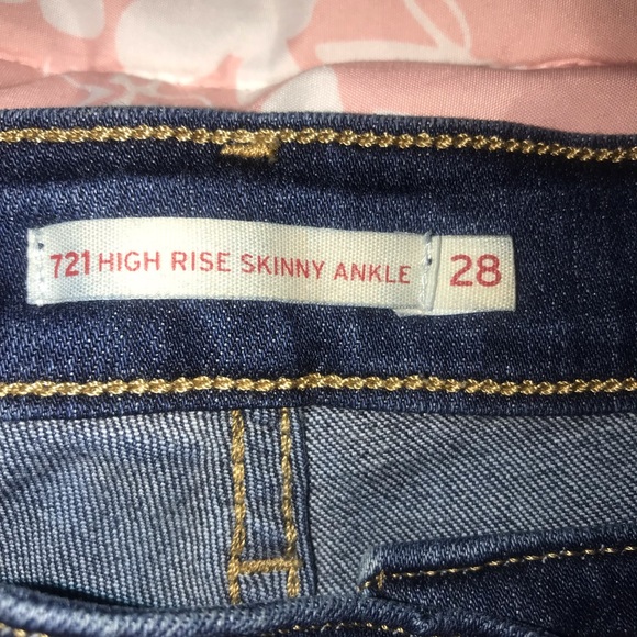 Levi’s - Picture 2 of 3